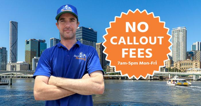 Rhys in front of Brisbane CBD skyline